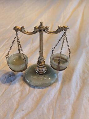 2/90$ Decorative Brass Balance Scale with Green Onyx Bowls